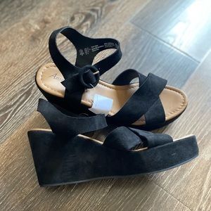 NWT American Eagle Black Platforms